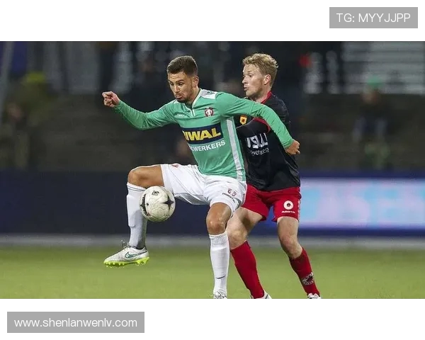 多德勒支与赫尔蒙特的激烈对决揭示了足球战术的新趋势与球队实力的较量